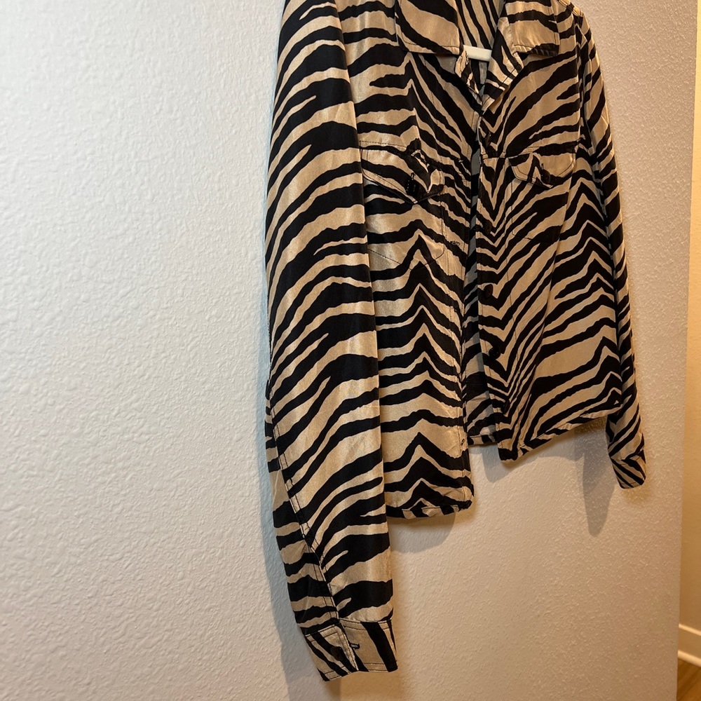 Button Down Zebra Print Top Size Small - image 4